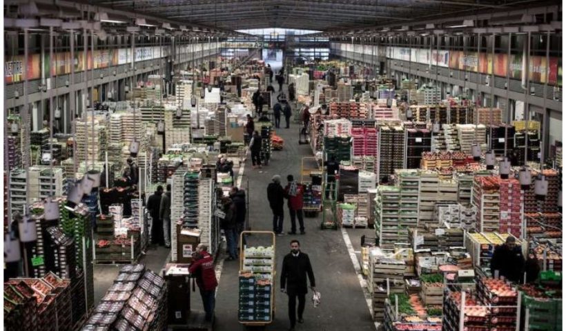 un entrepôt du marché de Rungis va servir de morgue