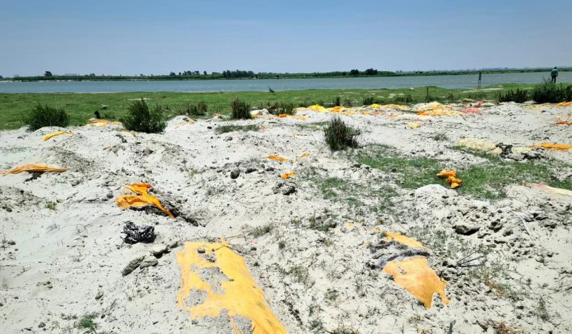 Corps Enterrés Inde Sable